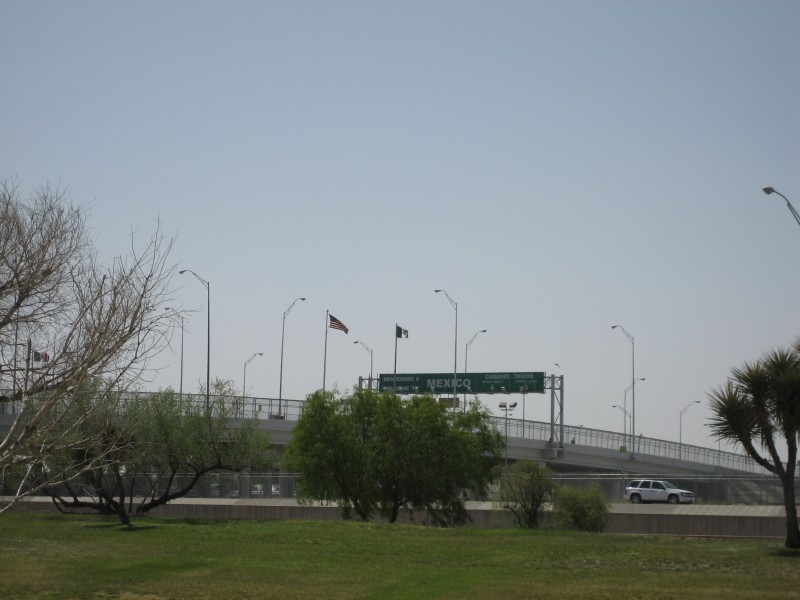 Mexican Border Crossing (as seen from Chamizal)